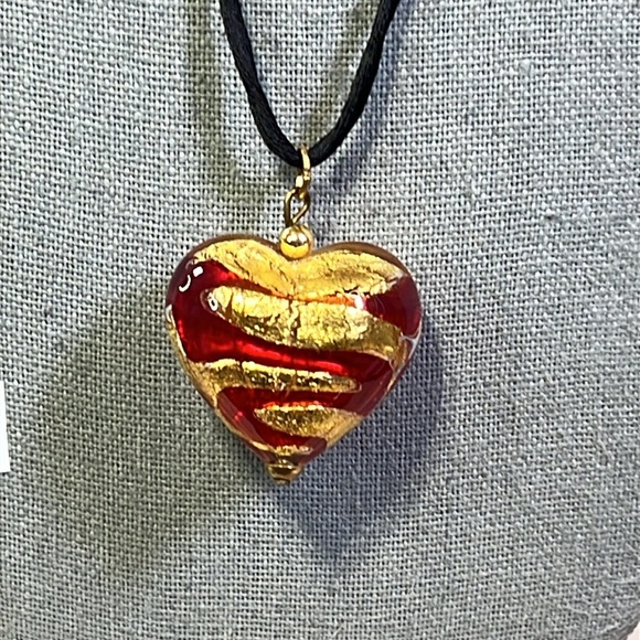 Hilary London Murano pendant necklace - Picture 2 of 3